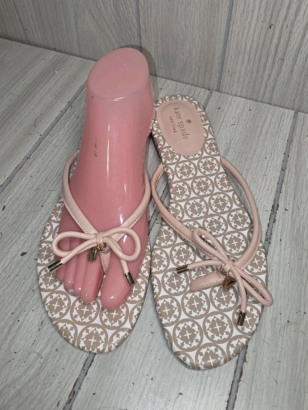 Kate Spade Mistic Leather Thong Sandals US 9M Pink Flip Flops New Summer Beachy